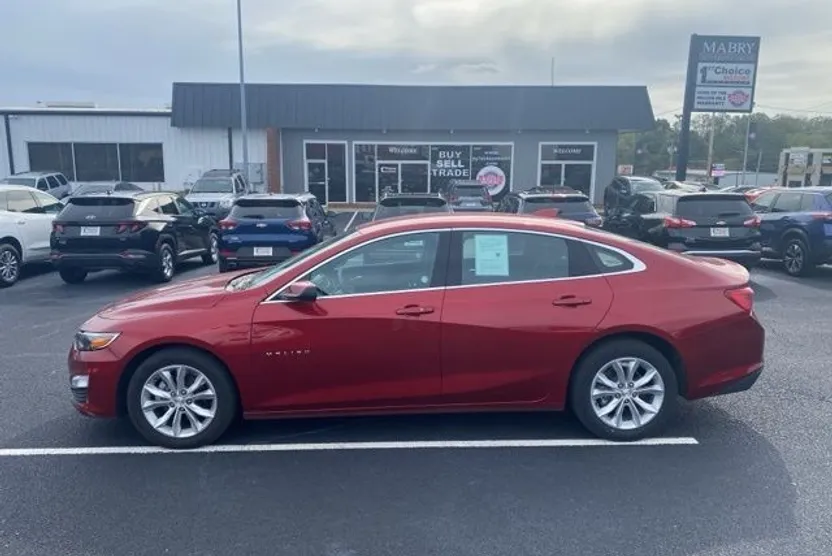 2024 Chevrolet Malibu 1LT photo 1
