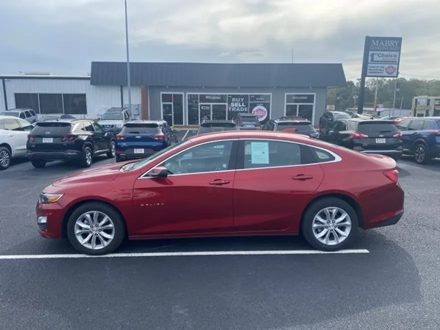 2024 Chevrolet Malibu 1LT photo 1