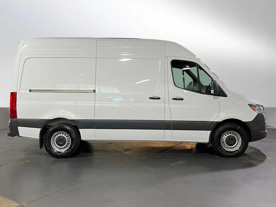 2025 Mercedes Benz Sprinter 2500 Standard Roof photo 1