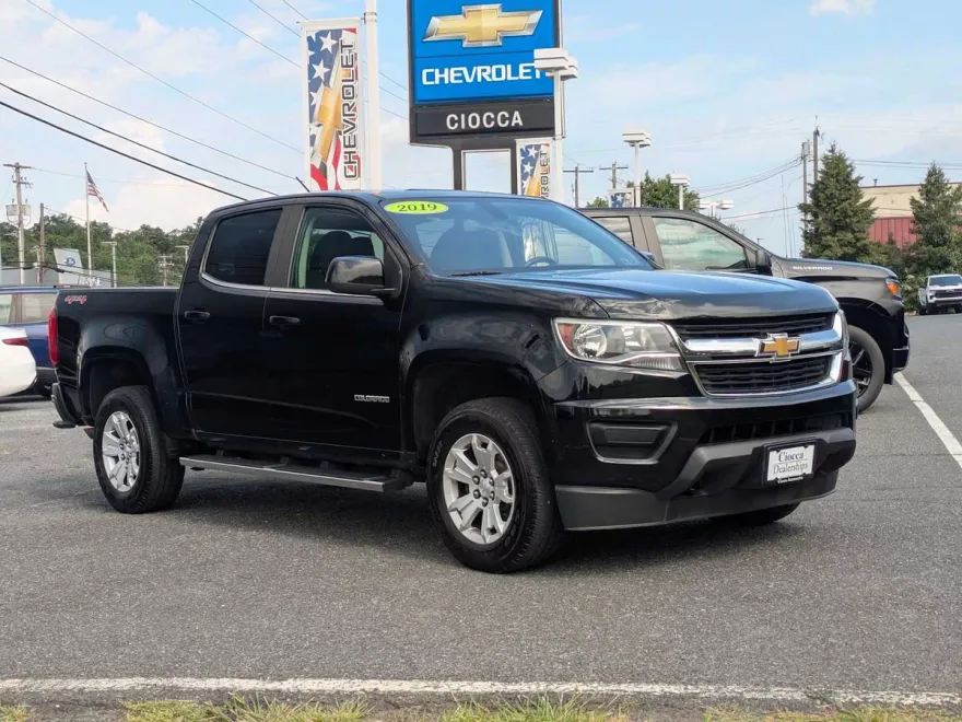 2019 Chevrolet Colorado LT photo 1