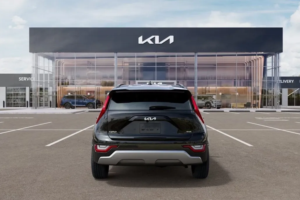 2025 Kia Niro SX Touring photo 1