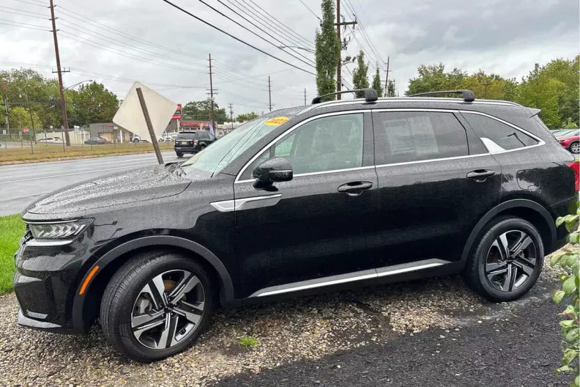 2023 Kia Sorento Hybrid EX photo 1