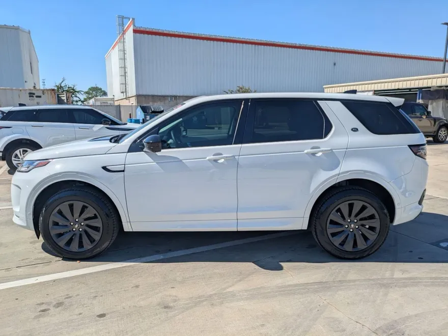 2025 Land Rover Discovery Sport S photo 1