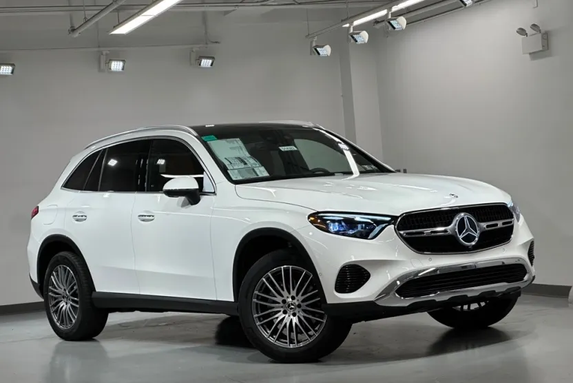 2026 Mercedes Benz GLC 300 4MATIC photo 1