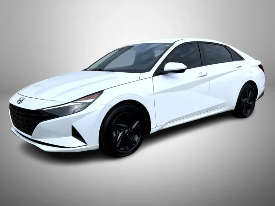 2021 Hyundai Elantra SEL photo 1
