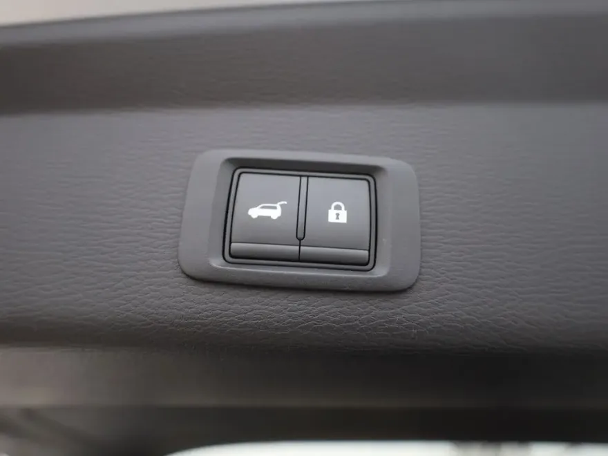 2025 Mitsubishi Outlander PHEV SE photo 20