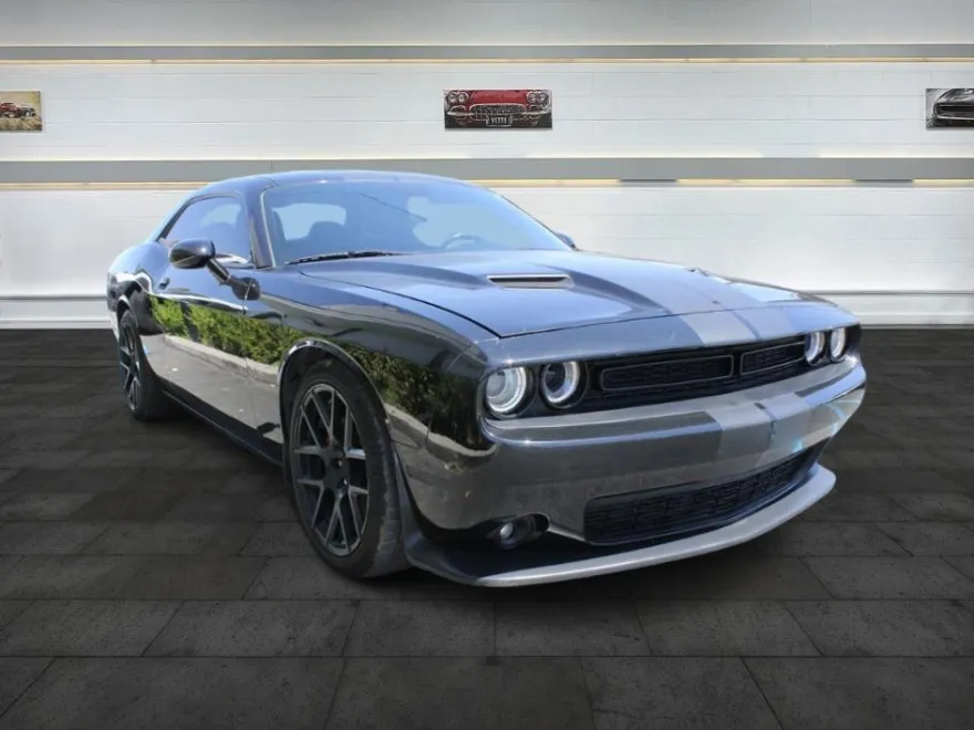2015 Dodge Challenger Scat Pack photo 1