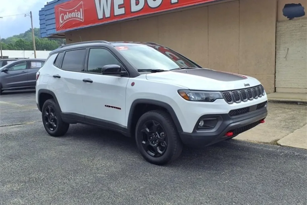 2023 Jeep Compass Trailhawk photo 1