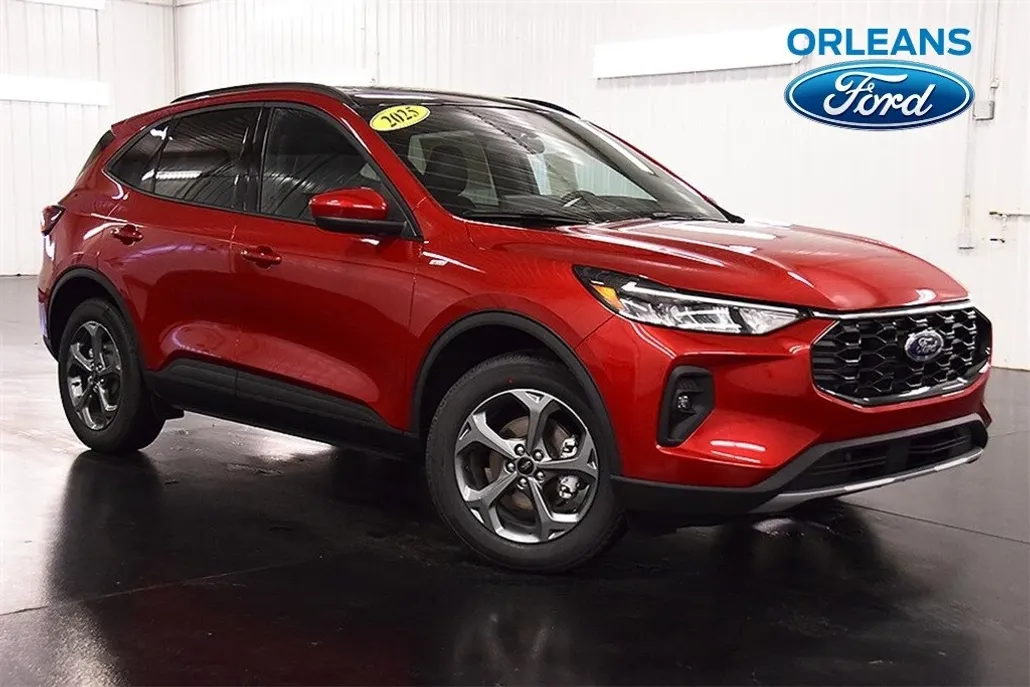 2025 Ford Escape ST-Line Select photo 1