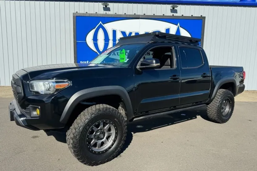 2016 Toyota Tacoma TRD Off-Road photo 1