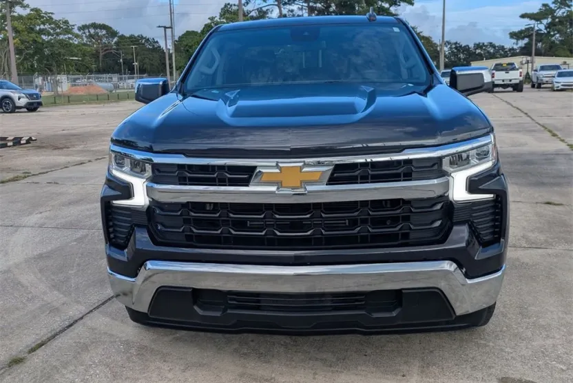 2023 Chevrolet Silverado 1500 LT photo 1