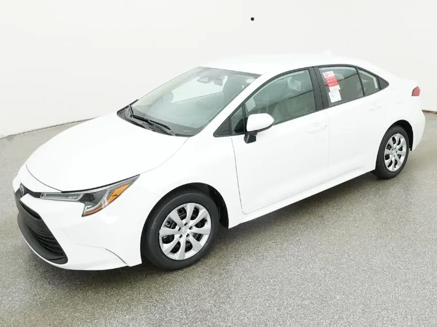 2025 Toyota Corolla LE photo 1