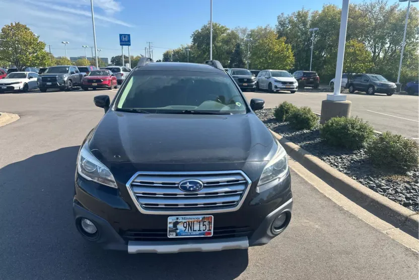 2016 Subaru Outback 2.5i Limited photo 1