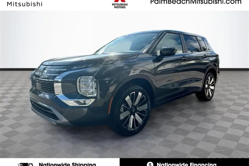 2025 Mitsubishi Outlander SE photo 1