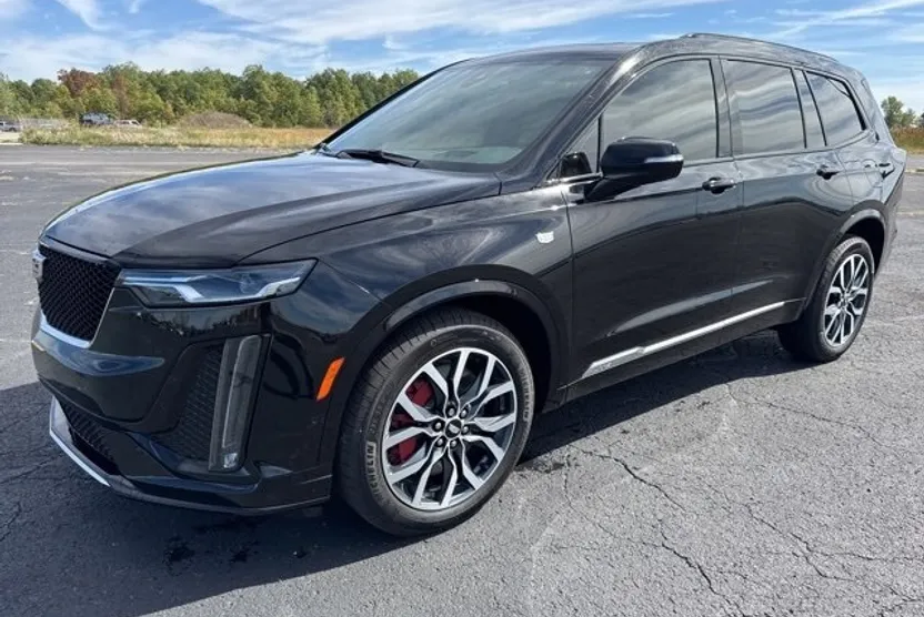 2025 Cadillac XT6 Sport photo 1