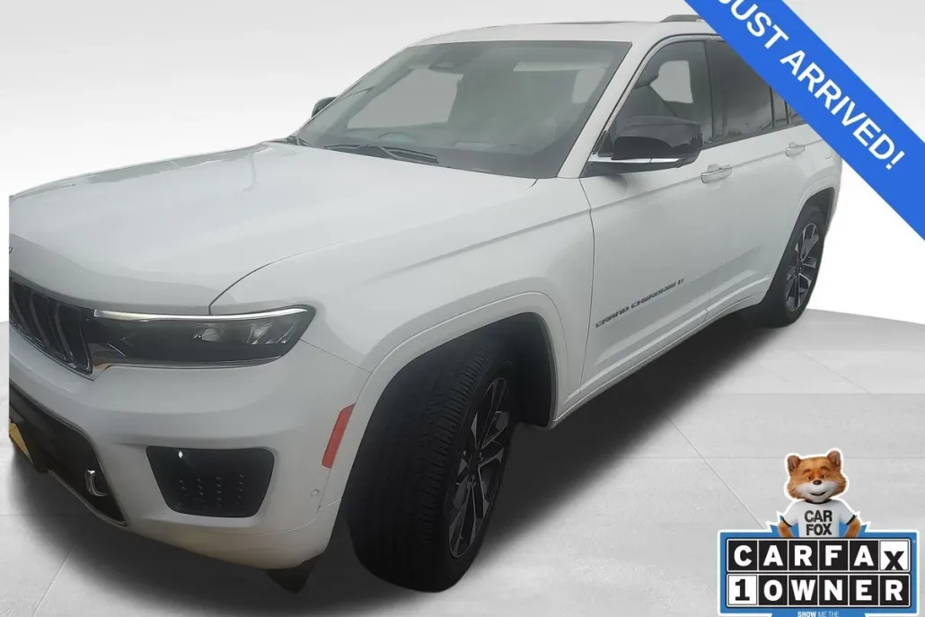 2023 Jeep Grand Cherokee Overland photo 1