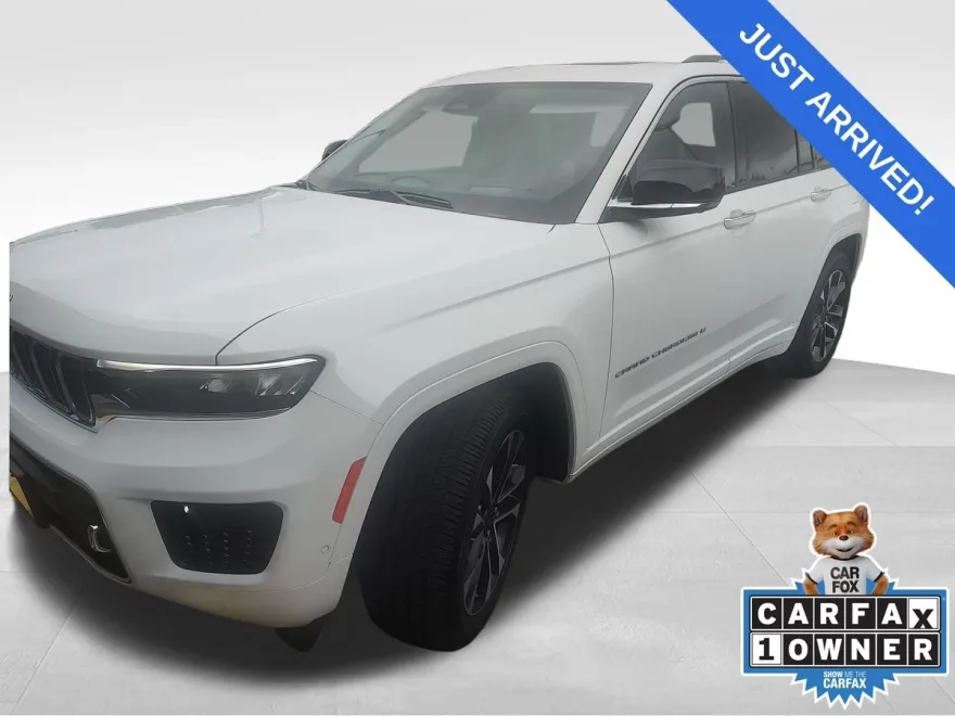 2023 Jeep Grand Cherokee Overland photo 1
