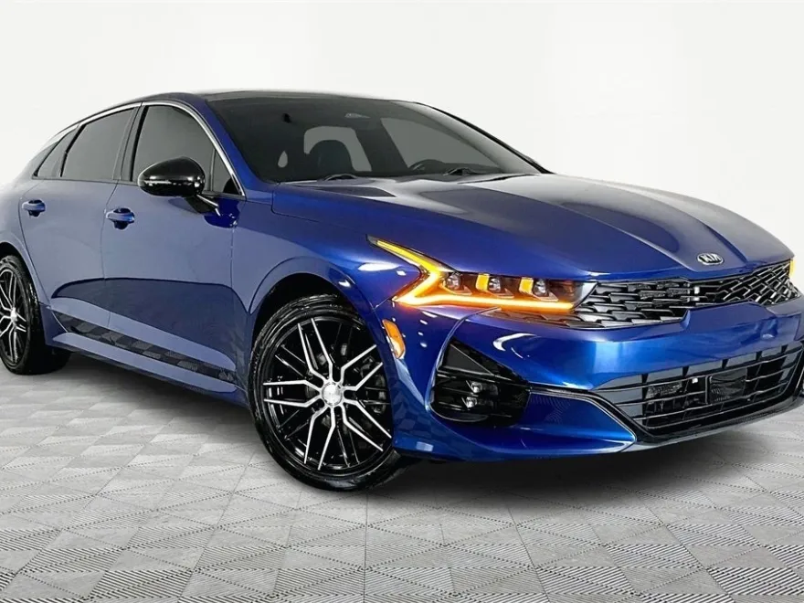 2021 Kia K5 GT-Line photo 1