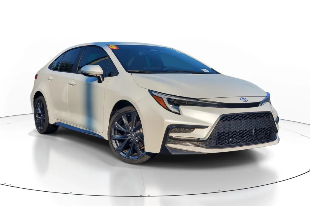 2024 Toyota Corolla SE photo 1