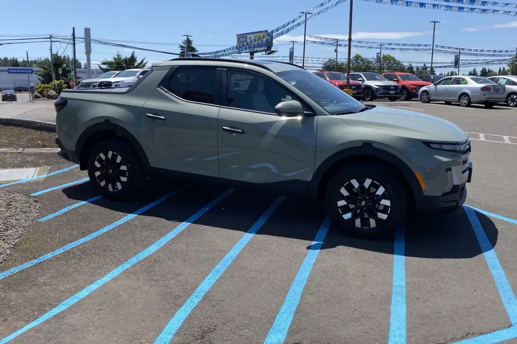 2025 Hyundai Santa Cruz SEL Activity photo 1