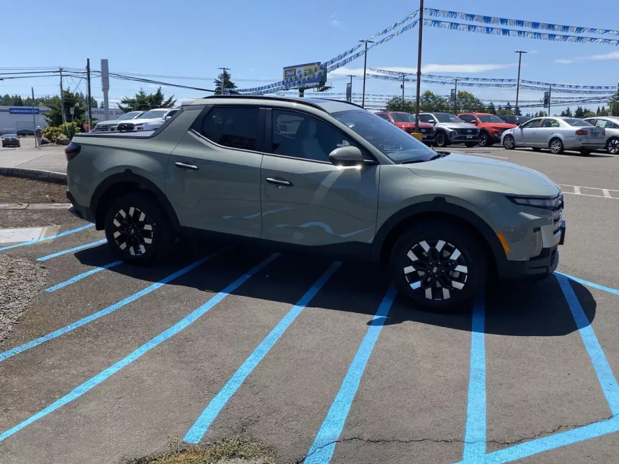2025 Hyundai Santa Cruz SEL Activity photo 1