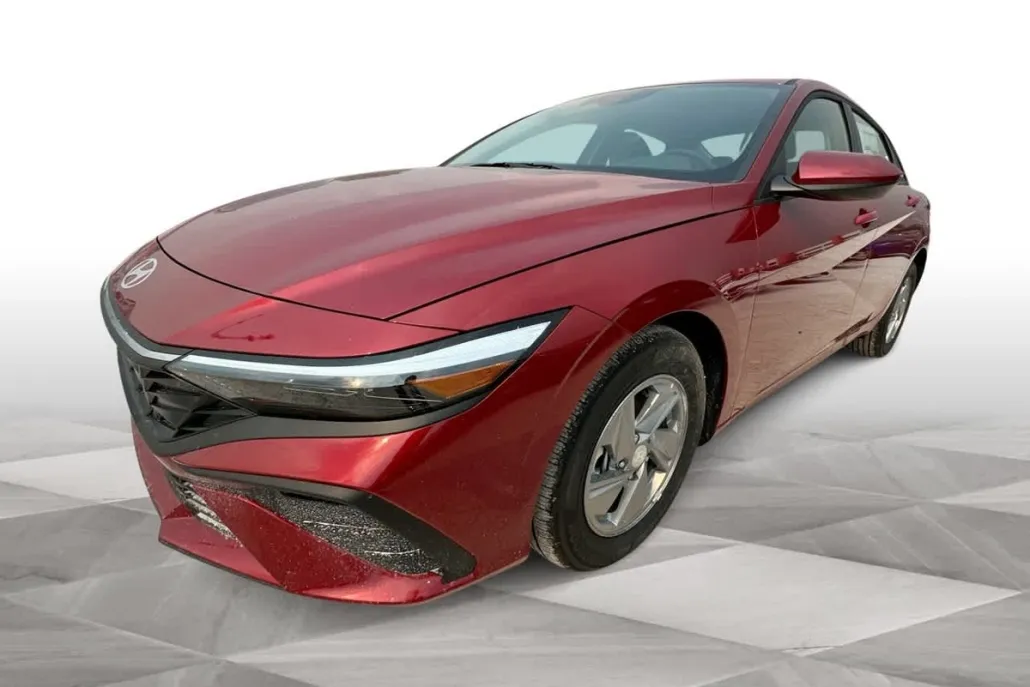 2025 Hyundai Elantra SE photo 1
