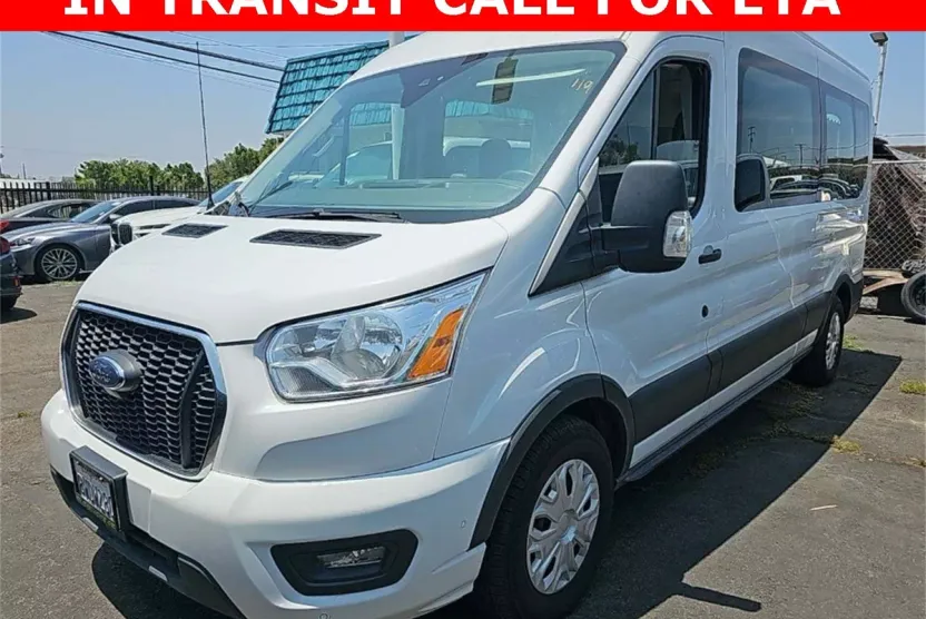2021 Ford Transit Passenger XLT photo 1