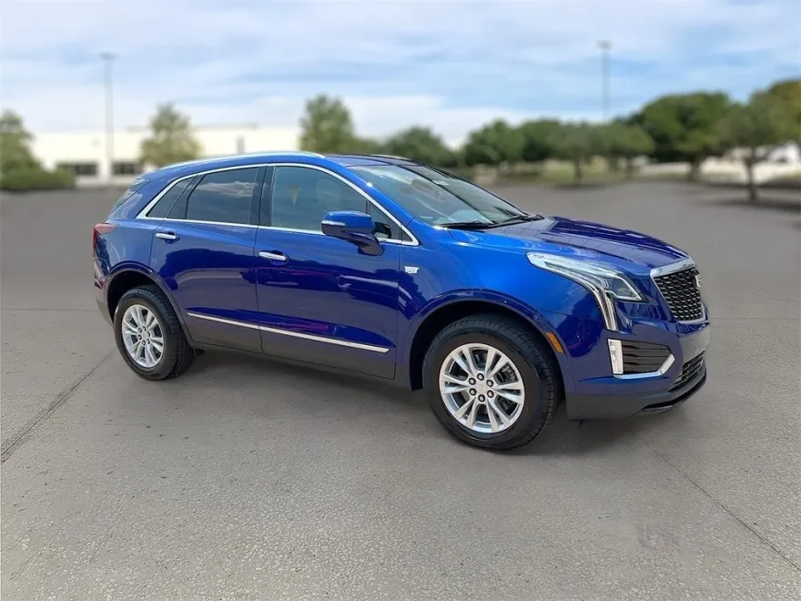 2025 Cadillac XT5 Luxury photo 1