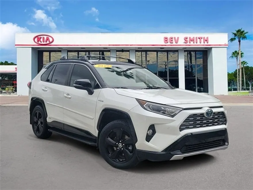 2020 Toyota RAV4 Hybrid XSE photo 1
