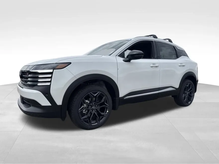 2026 Nissan Kicks SR photo 1