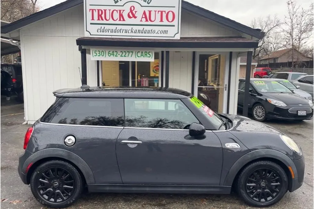 2015 Mini Cooper 2 Door Hardtop photo 1