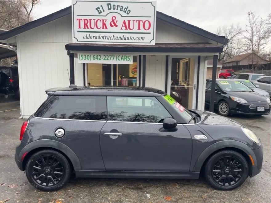 2015 Mini Cooper 2 Door Hardtop photo 1
