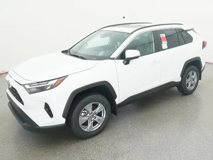 2025 Toyota RAV4 XLE photo 1