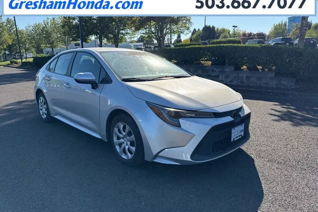 2021 Toyota Corolla LE photo 1
