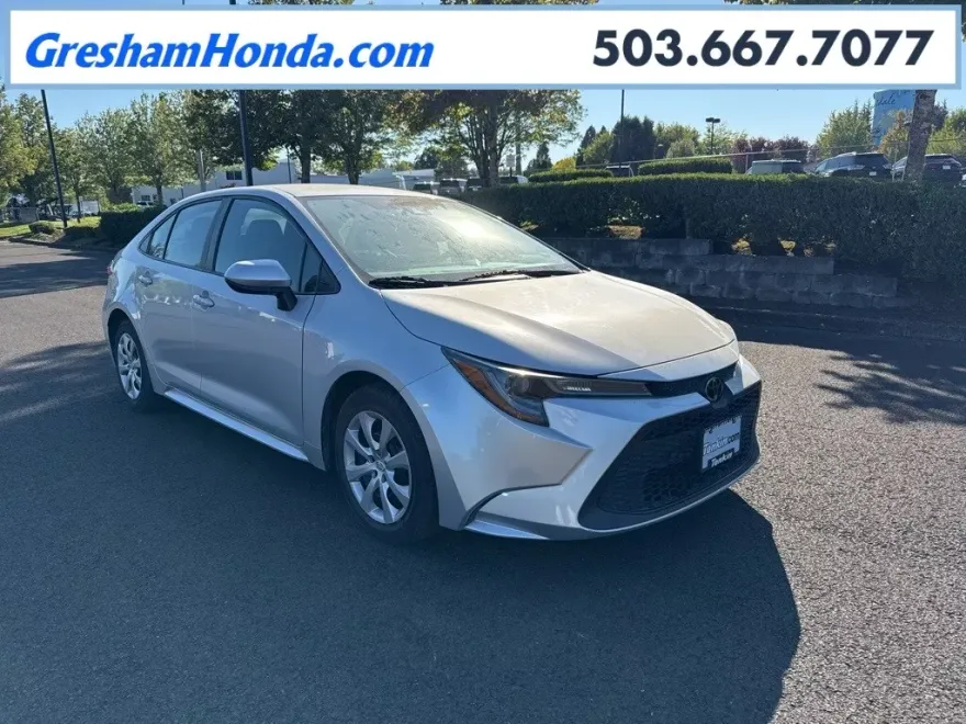 2021 Toyota Corolla LE photo 1