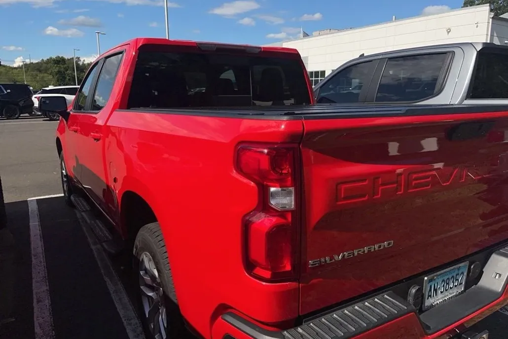 2021 Chevrolet Silverado 1500 RST photo 1