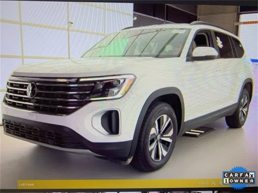 2024 Volkswagen Atlas SE photo 1