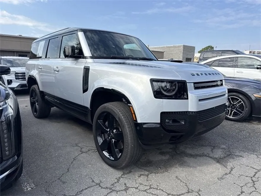2024 Land Rover Defender X-Dynamic SE photo 1