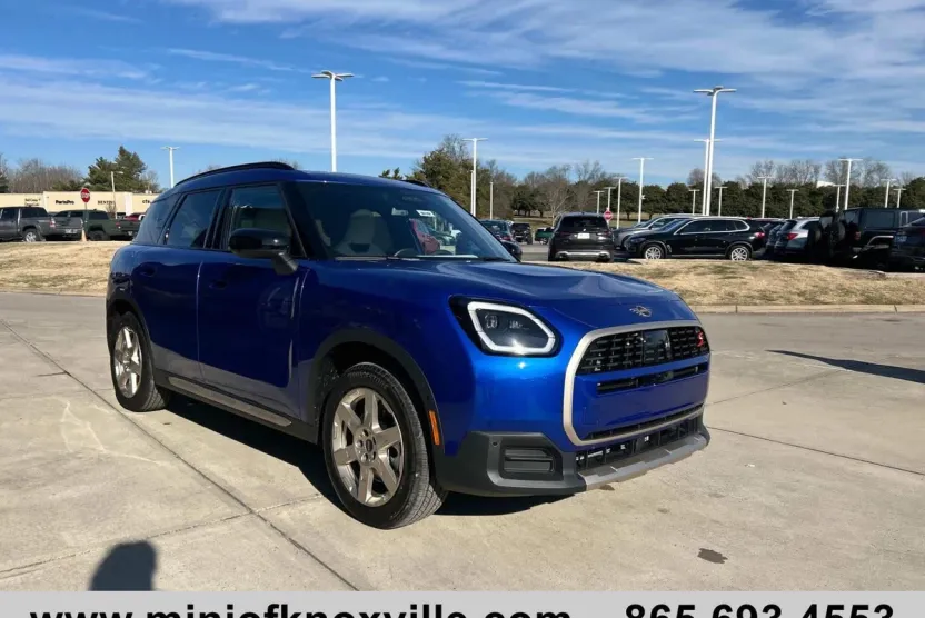2025 Mini Countryman Iconic photo 1