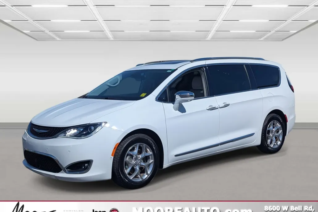 2018 Chrysler Pacifica Limited photo 1