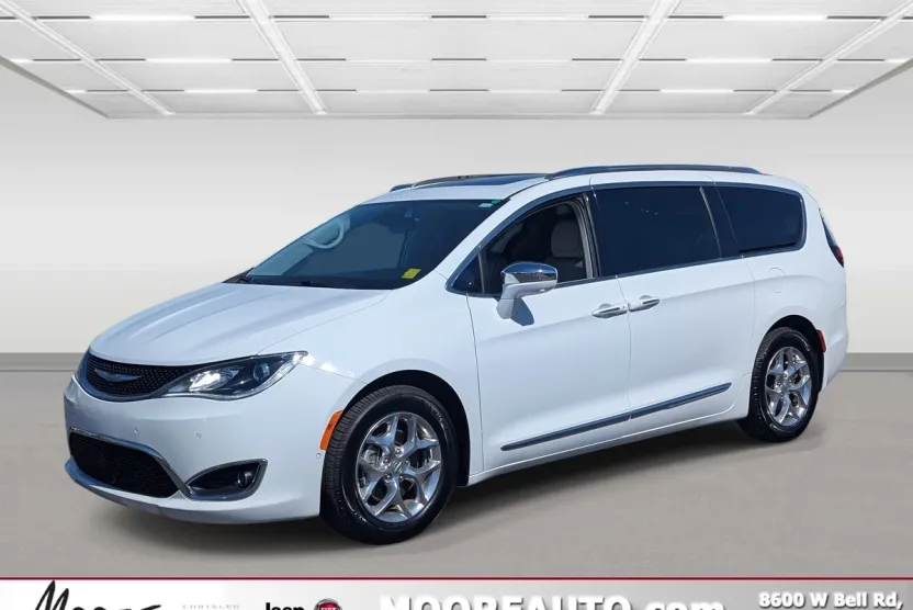 2018 Chrysler Pacifica Limited photo 1