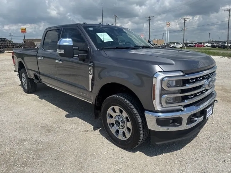 2024 Ford F-350 photo 1