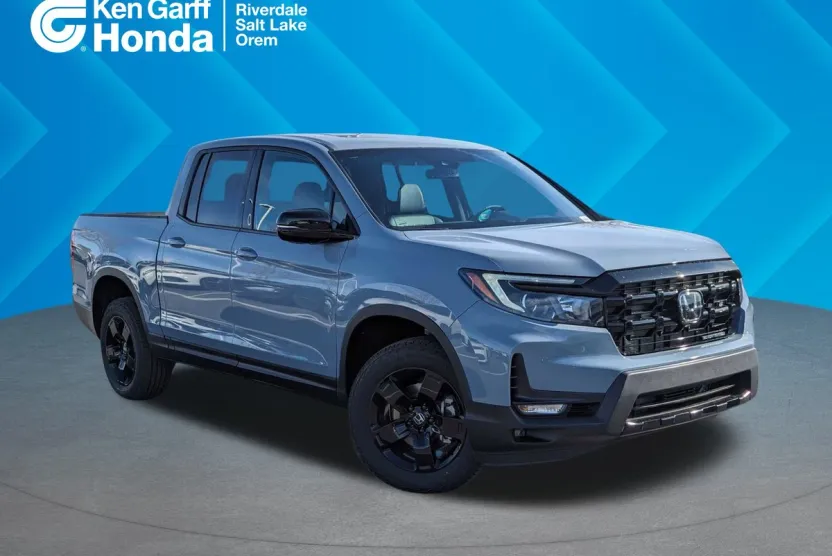 2025 Honda Ridgeline Black Edition photo 1