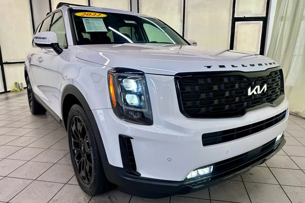 2022 Kia Telluride SX photo 1
