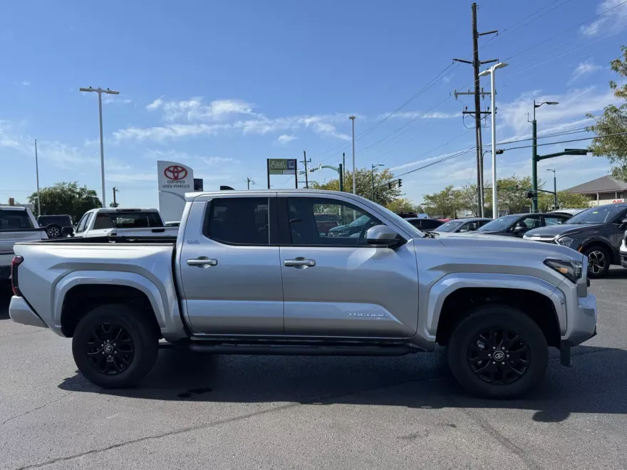 2025 Toyota Tacoma Double Cab photo 1