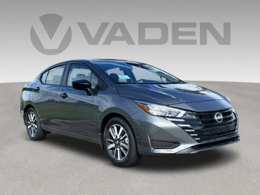 2025 Nissan Versa 1.6 SV photo 1