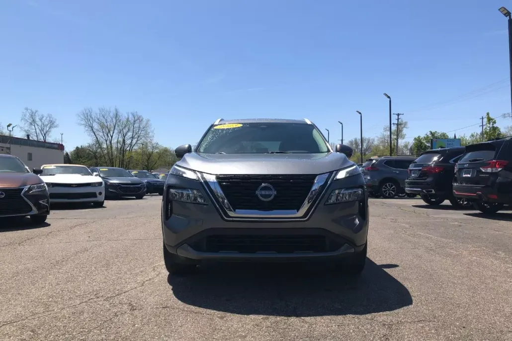 2023 Nissan Rogue SL photo 1