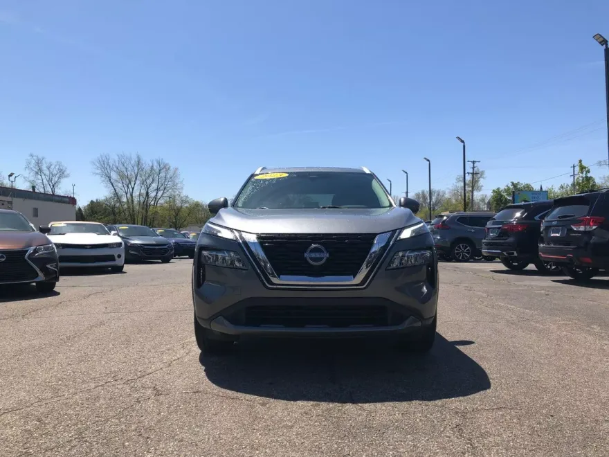 2023 Nissan Rogue SL photo 1
