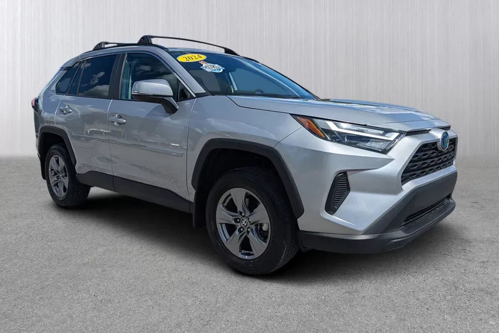 2024 Toyota RAV4 Hybrid XLE photo 1