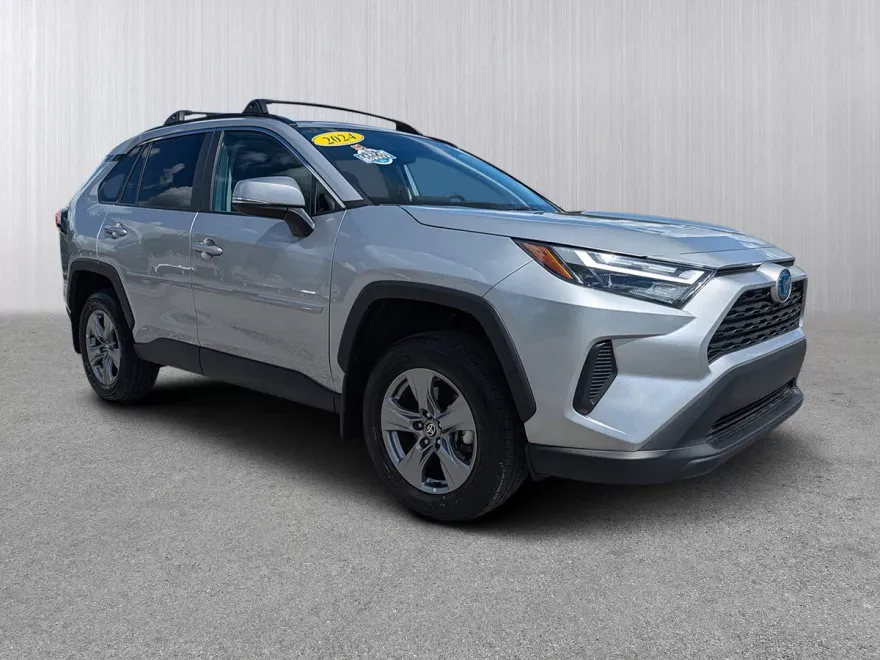 2024 Toyota RAV4 Hybrid XLE photo 1